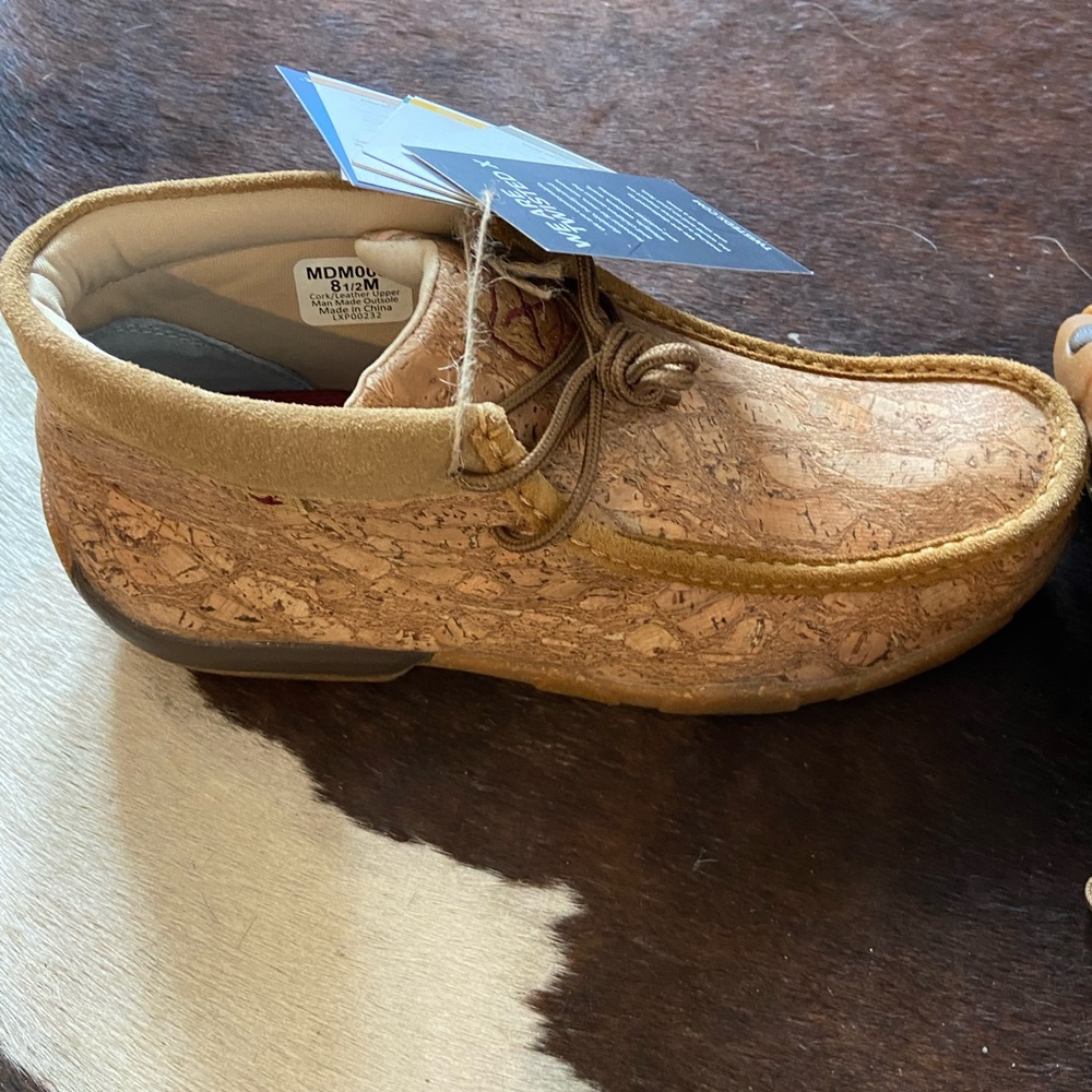 Mens 8 1/2 twisted x’s